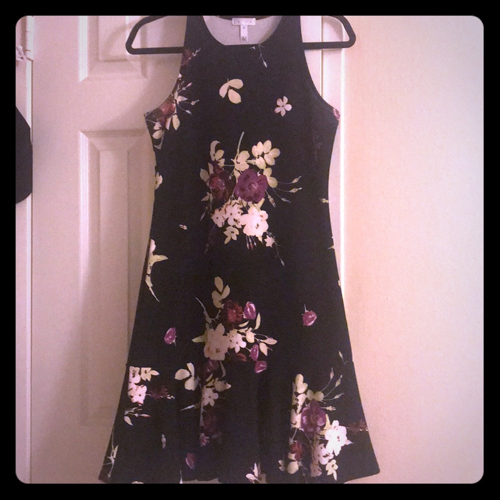 Slim fitting dress that has only been worn once!